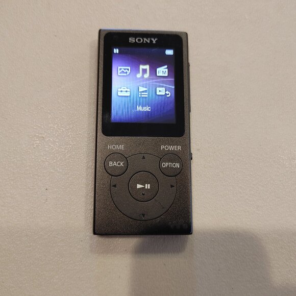Sony walkman NW-E393 4GB digital media player color: Black